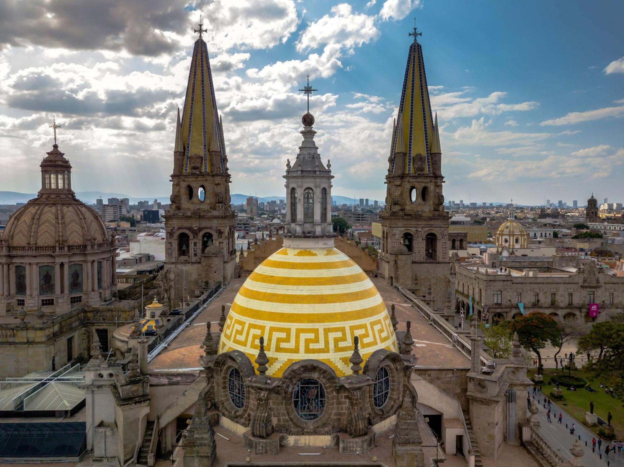 Hyatt Regency Andares Guadalajara Otel Zapopan Dış mekan fotoğraf The Lima Metropolitan Cathedral