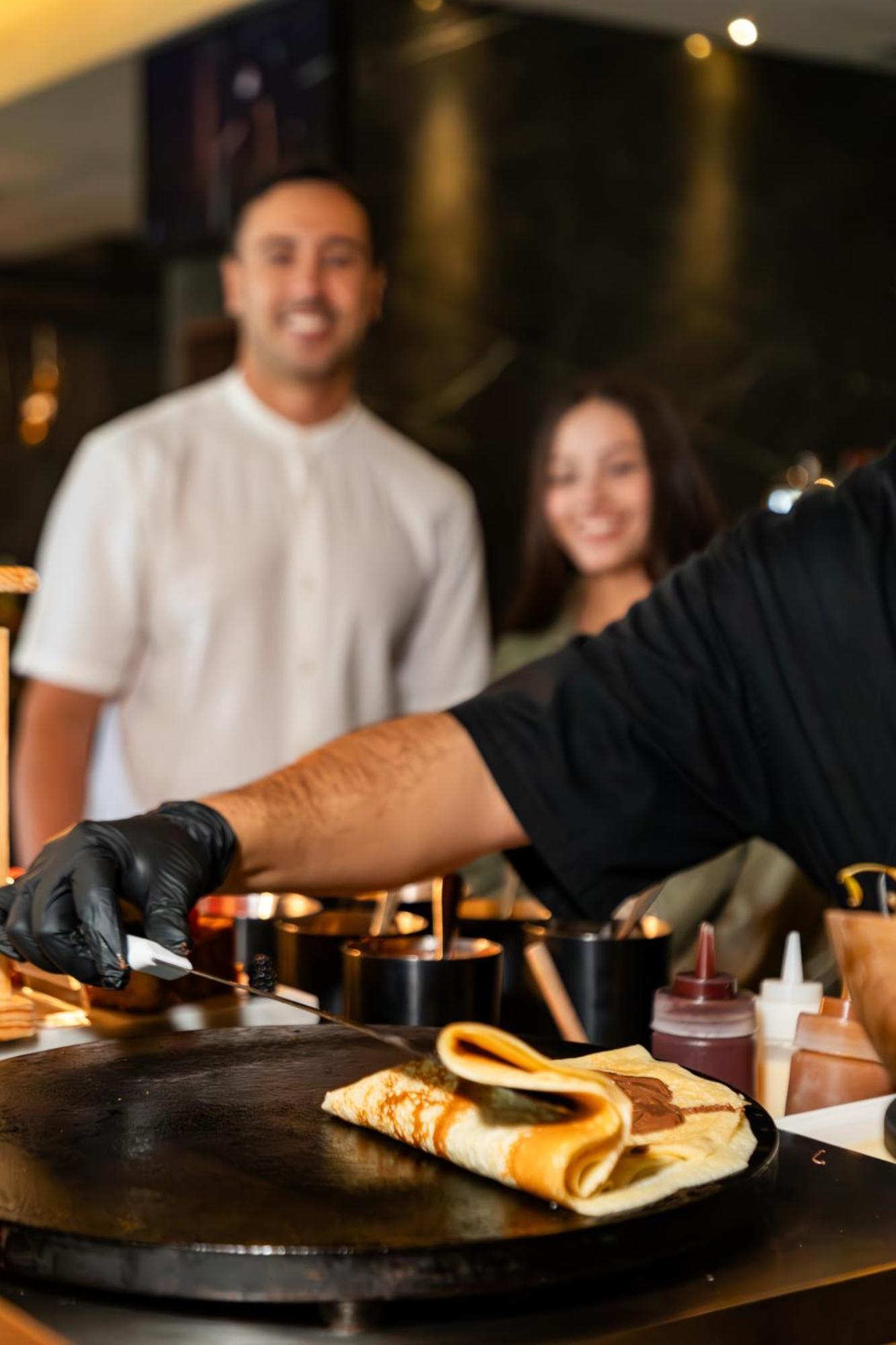Hyatt Regency Andares Guadalajara Otel Zapopan Dış mekan fotoğraf A sushi chef at work